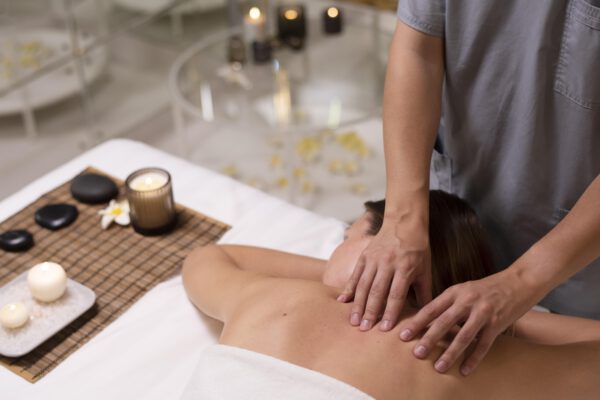 Traditionelle Thaimassage (ohne Öl) - (Gutschein  Düsseldorf Zentrum)